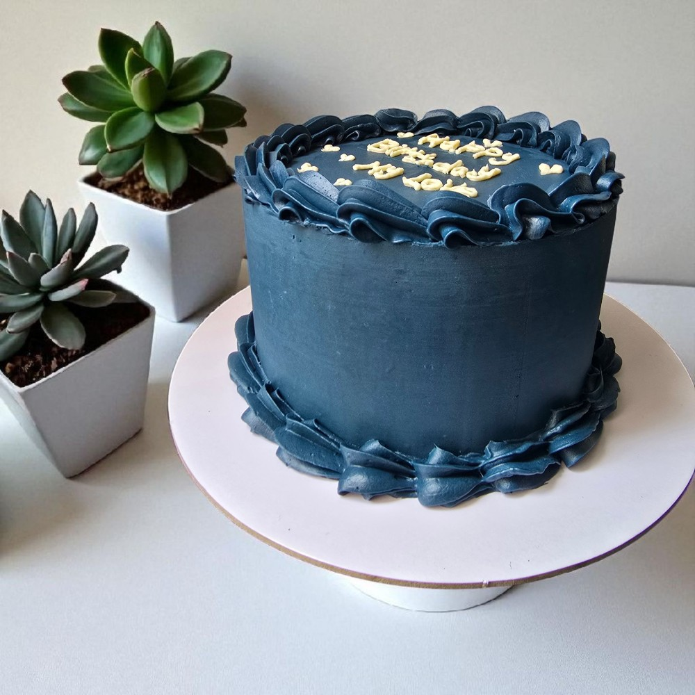 Midnight Romance Cake - Image 3