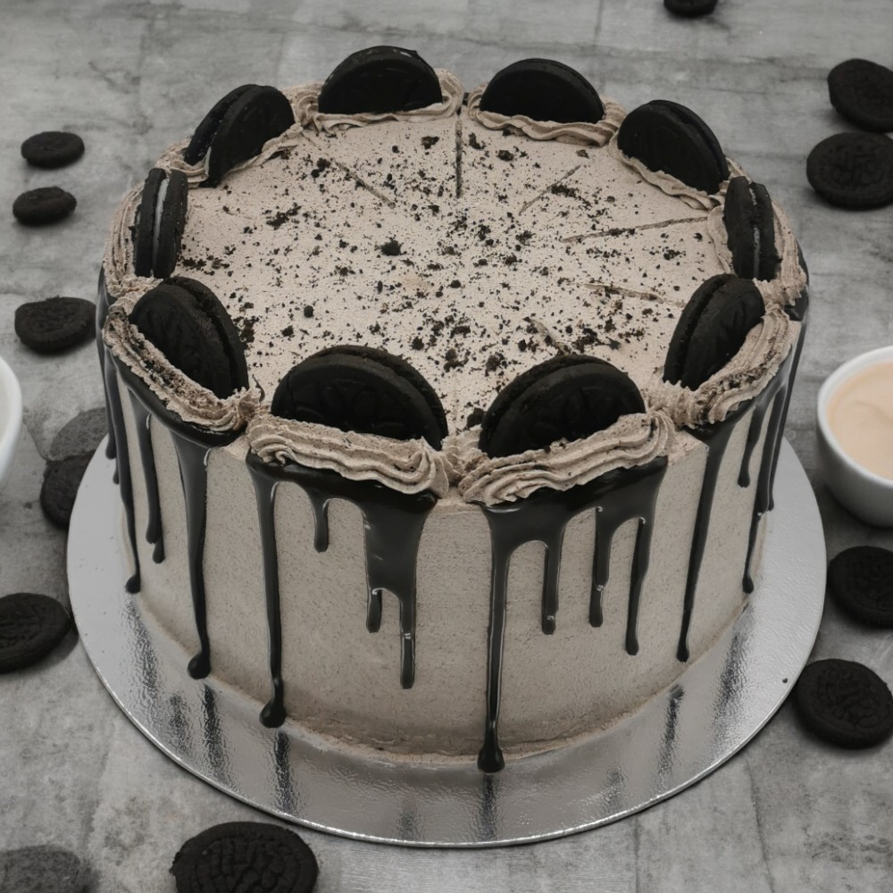 Cookies & Cream Drip Cake