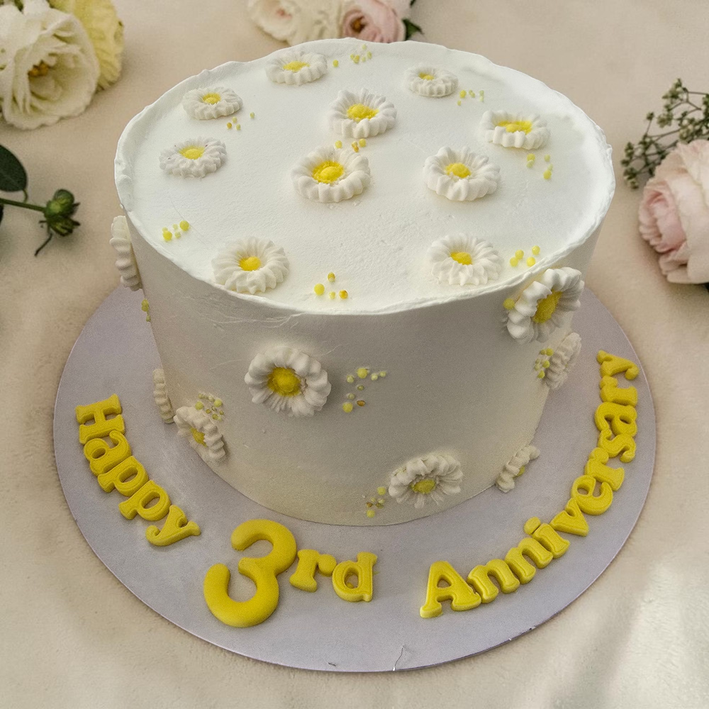 Daisy Delight Cake