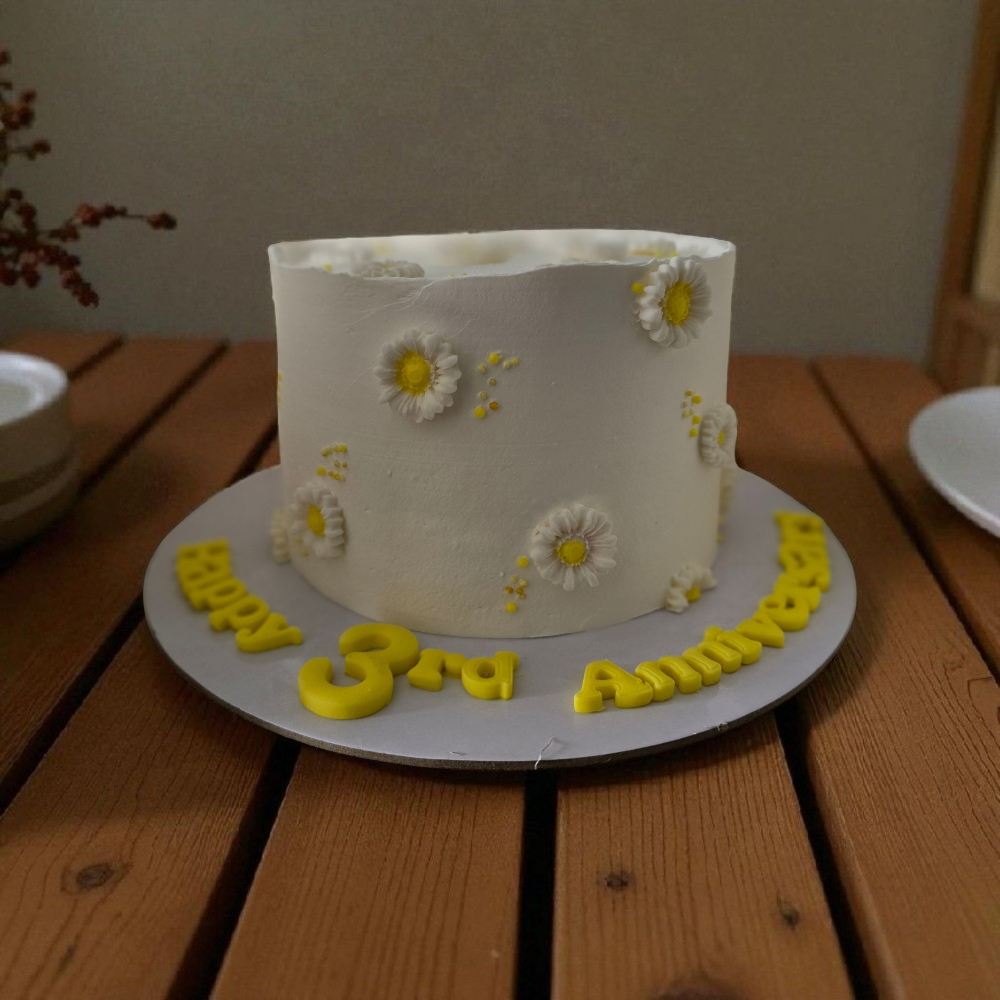 Daisy Delight Cake - Image 5